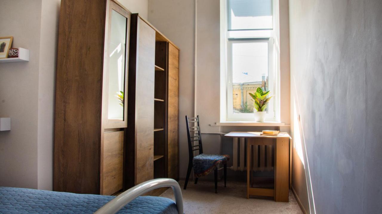 Entire 2-Bedroom Authentic Flat Kiev Esterno foto