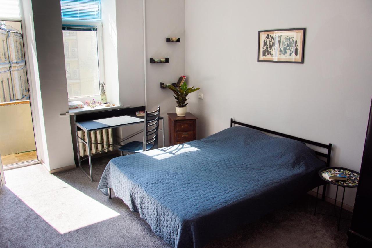 Entire 2-Bedroom Authentic Flat Kiev Esterno foto
