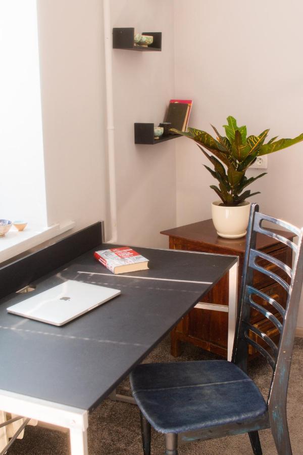 Entire 2-Bedroom Authentic Flat Kiev Esterno foto