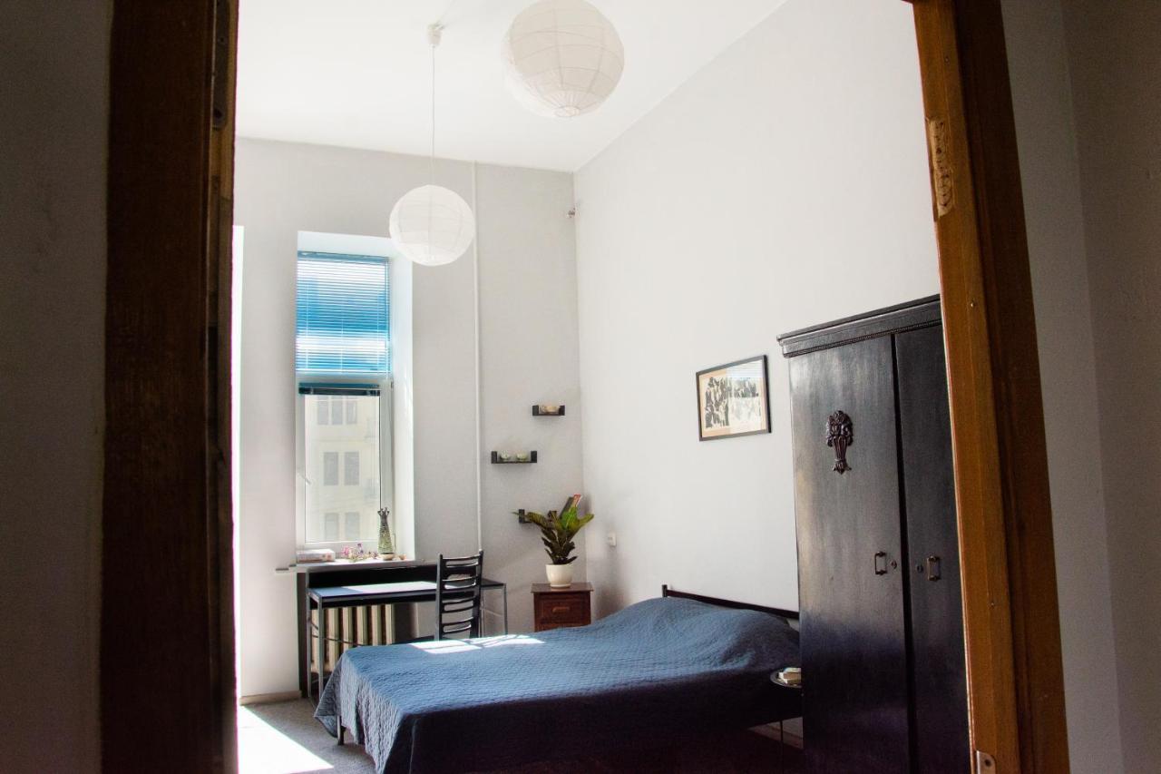 Entire 2-Bedroom Authentic Flat Kiev Esterno foto
