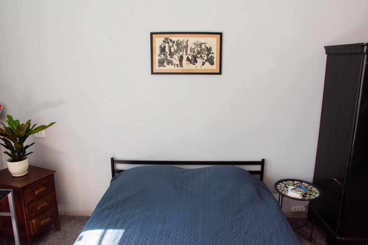 Entire 2-Bedroom Authentic Flat Kiev Esterno foto