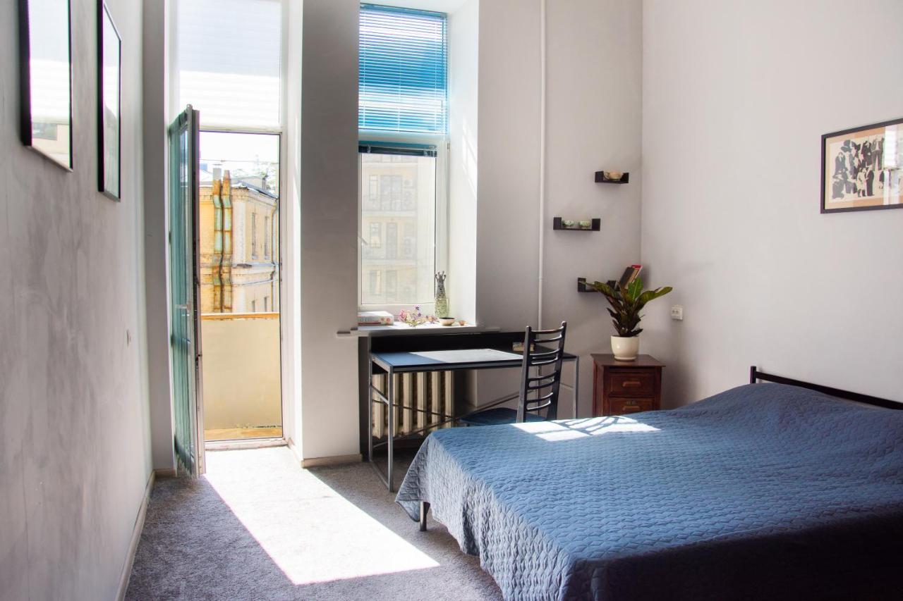 Entire 2-Bedroom Authentic Flat Kiev Esterno foto