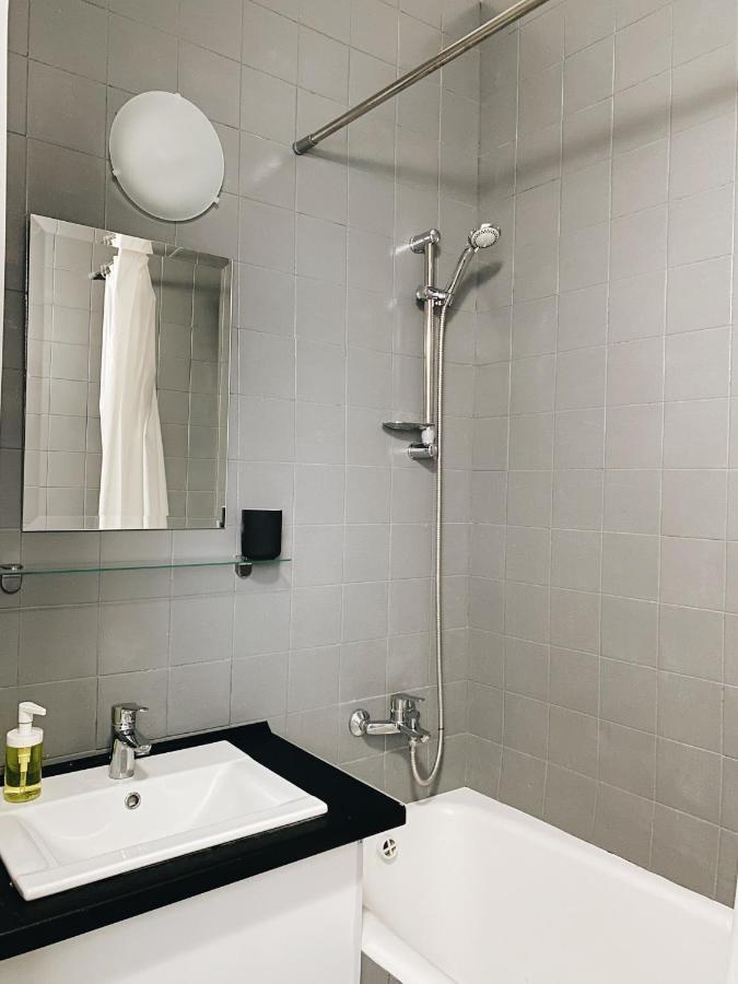 Entire 2-Bedroom Authentic Flat Kiev Esterno foto