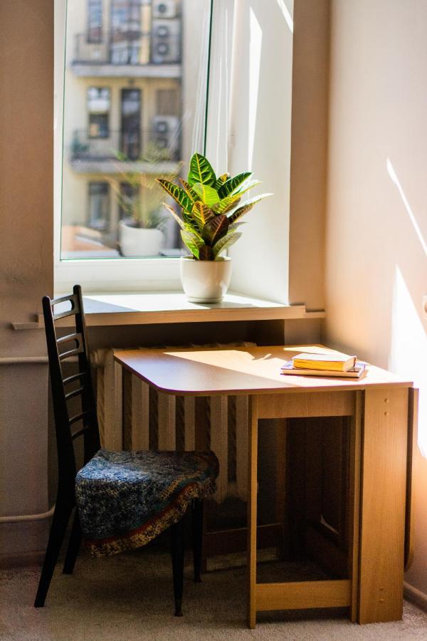 Entire 2-Bedroom Authentic Flat Kiev Esterno foto