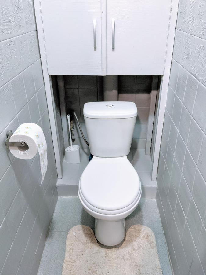 Entire 2-Bedroom Authentic Flat Kiev Esterno foto